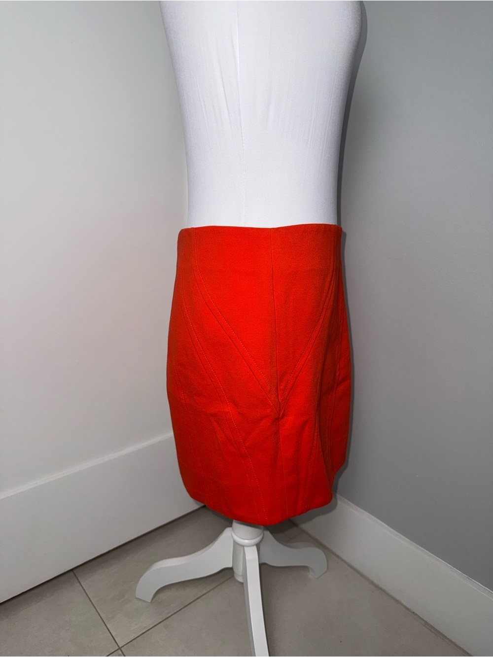 Diane Von Furstenberg Poppy Mini Skirt/ Size 8 - Picture 4 of 9